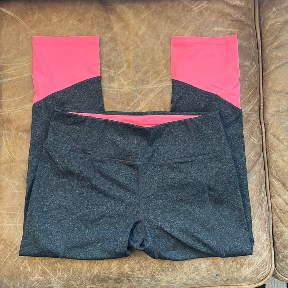 Calvin Klein capri leggings